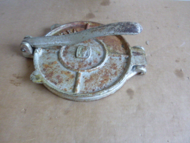 lot 192 image: Cast Iron Vintage Press
