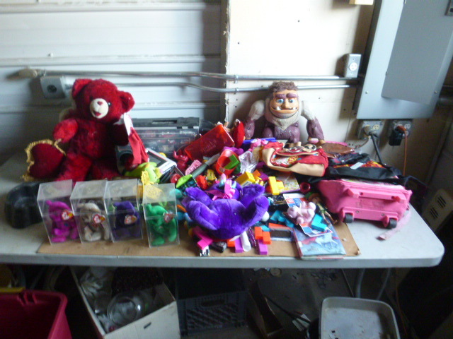 lot 200 image: Miscellaneous Toys