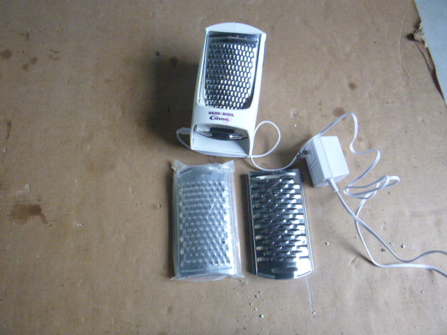 lot 207 image: Black & Decker Gizmo Grater