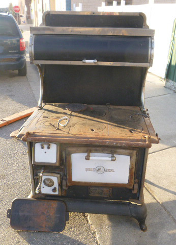 lot 3 image: Vintage Wood Cook Stove