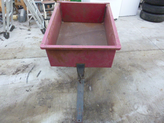 lot 4 image: Red Devil Loadhog Tilt Trailer