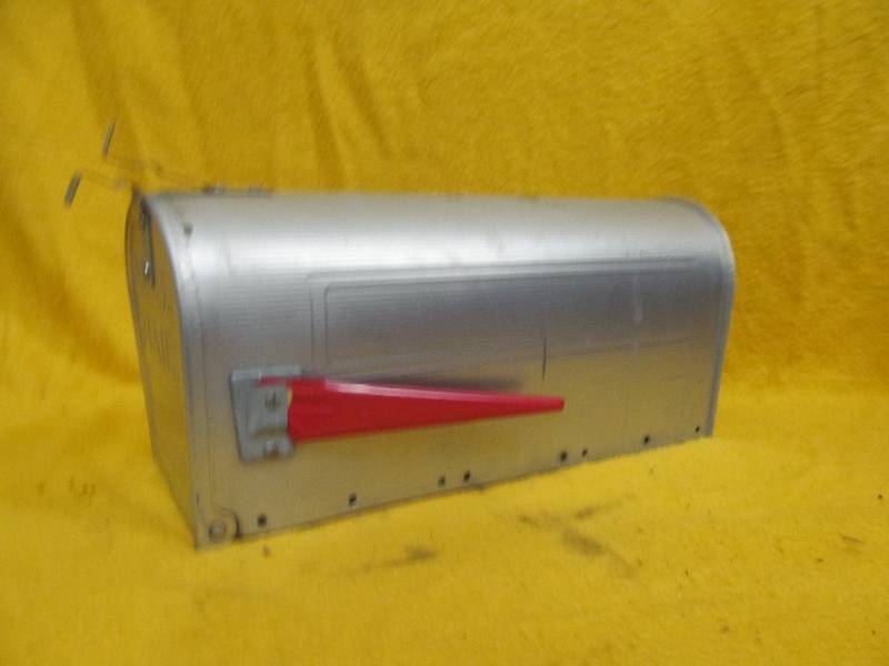 lot 6 image: mailbox