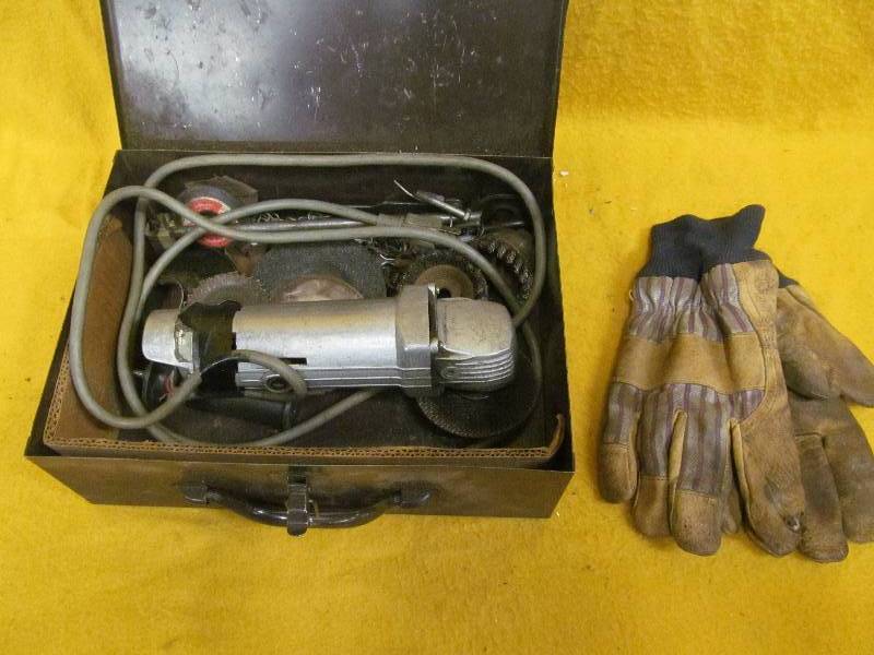 lot 11 image: Lagrange grinder