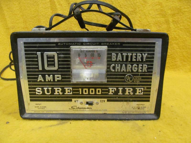 lot 12 image: battery charger