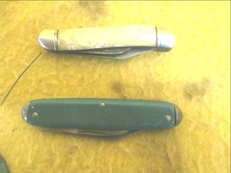 lot 53 image: Knives