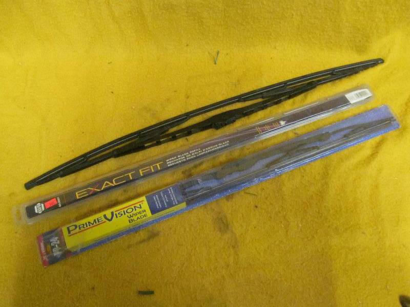 lot 62 image: wiper blades