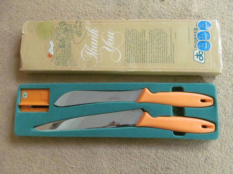 lot 86 image: Knives