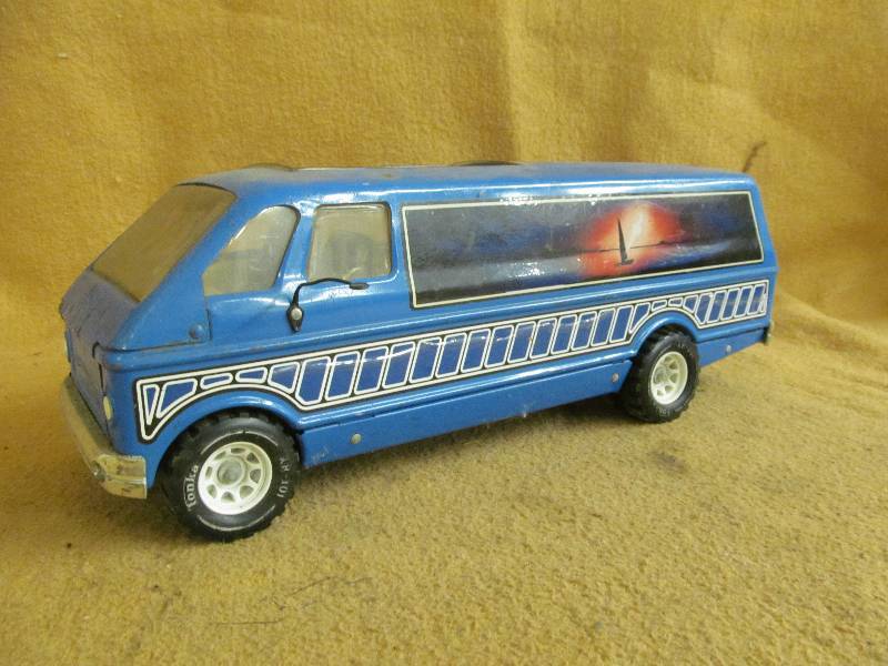 lot 88 image: Tonka Toy