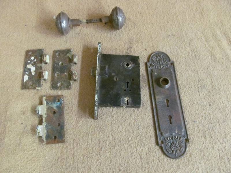 lot 93 image: Door Hardware