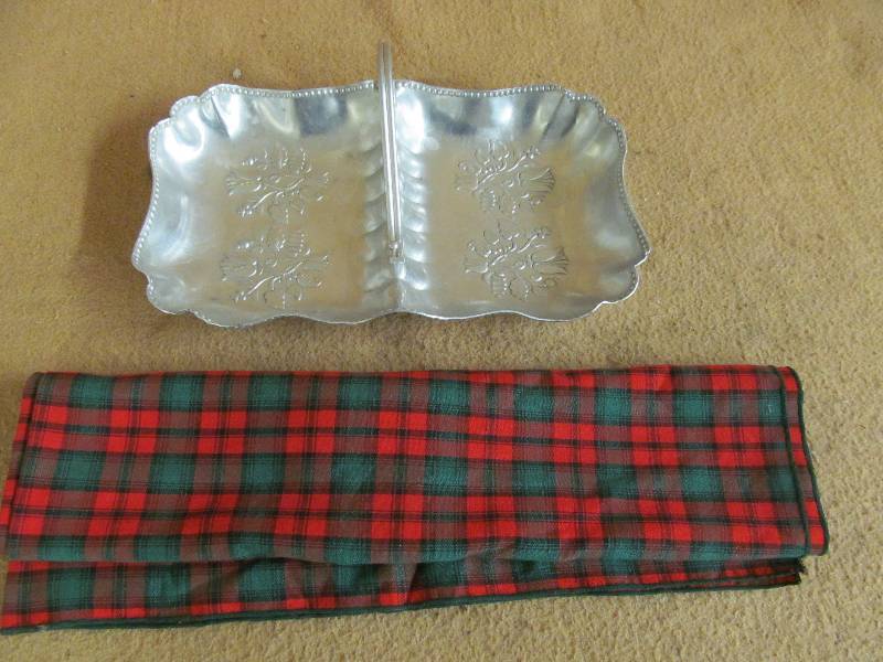 lot 101 image: Serving Tray