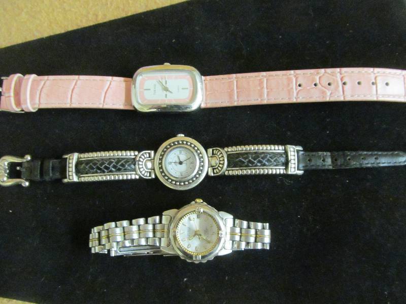 lot 124 image: Costume Jewelry