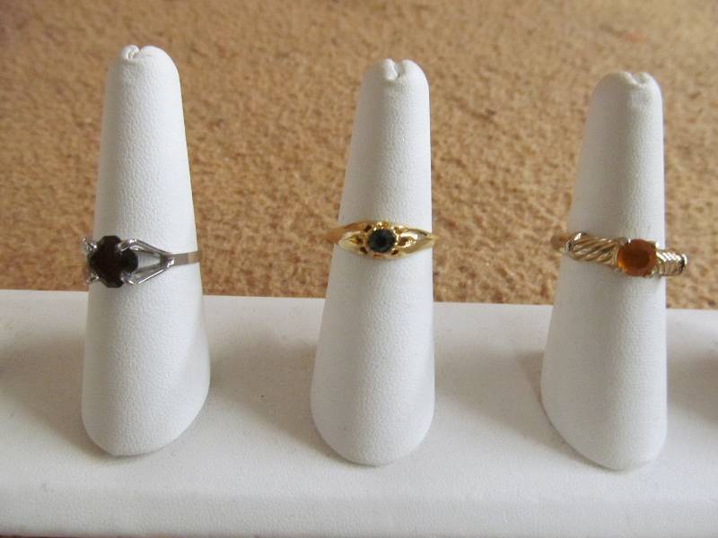 lot 129 image: Costume Jewelry