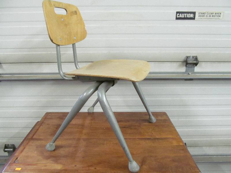 lot 170 image: Childs Chair
