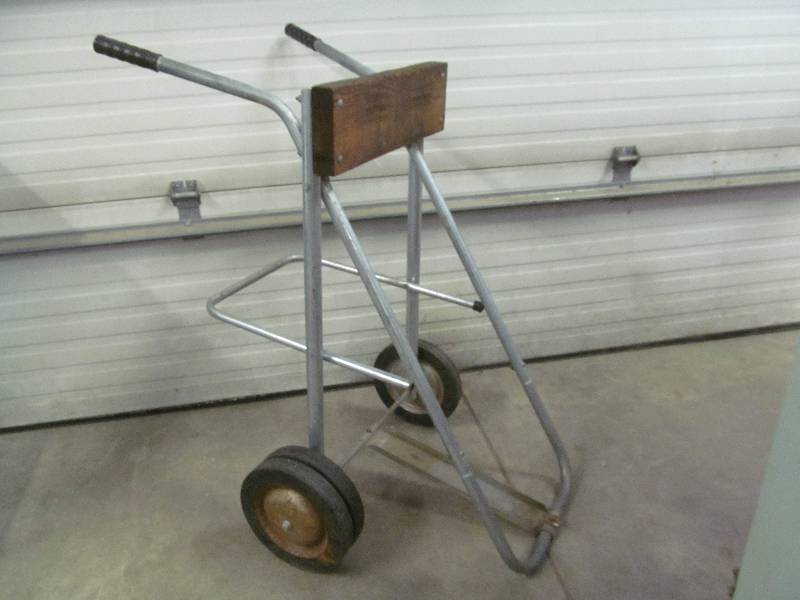 lot 172 image: Dolly
