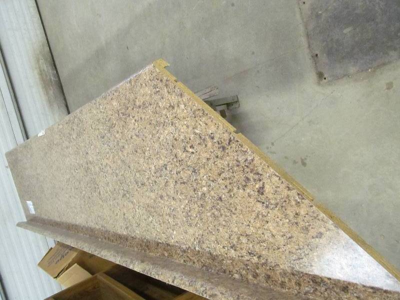 lot 192 image: Countertop