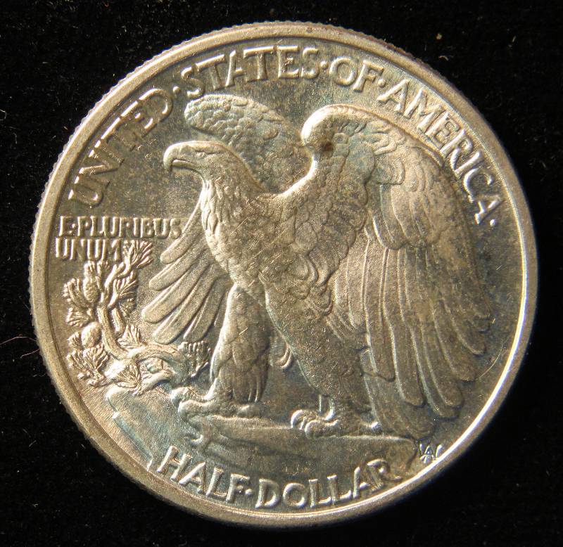 1943 WALKING LIBERTY HALF DOLLAR UNC
