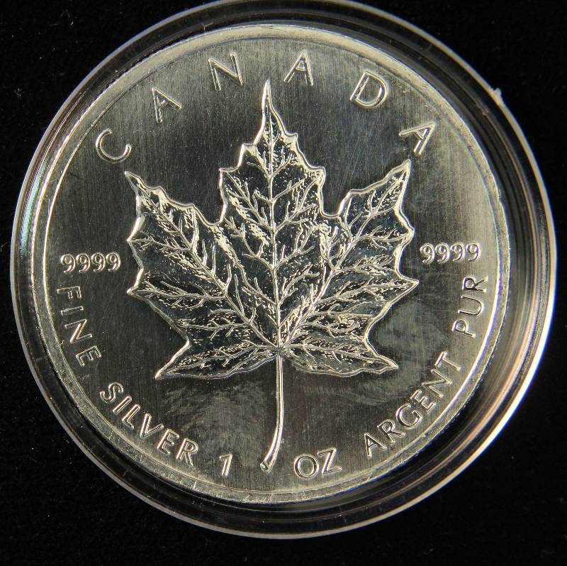 2013 CANADA MAPLE LEAF $5 1 TROY Oz. .9999 FINE SILVER IN AIRTITE HOLDER