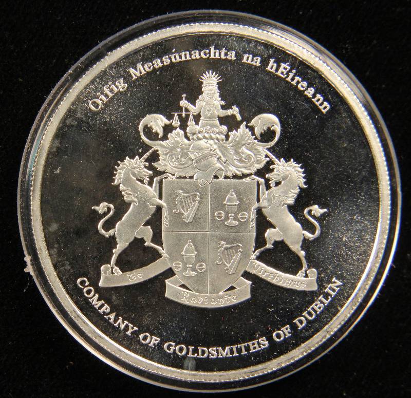 2015 - 1 TROY Oz. .9999 FINE SILVER ROUND IRELAND COMPANY OF GOLDSMITHS OF DUBLIN IN AIRTITE HOLDER
