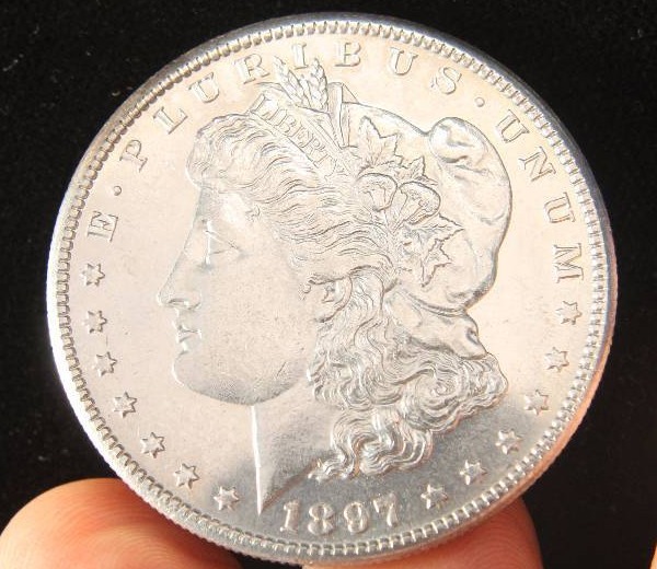 1897 S MORGAN SILVER HALF DOLLAR UNC