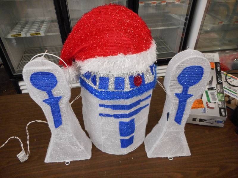 lot 3 image: TINSEL CHRISTMAS STAR WARS r2-d2 CHARACTER