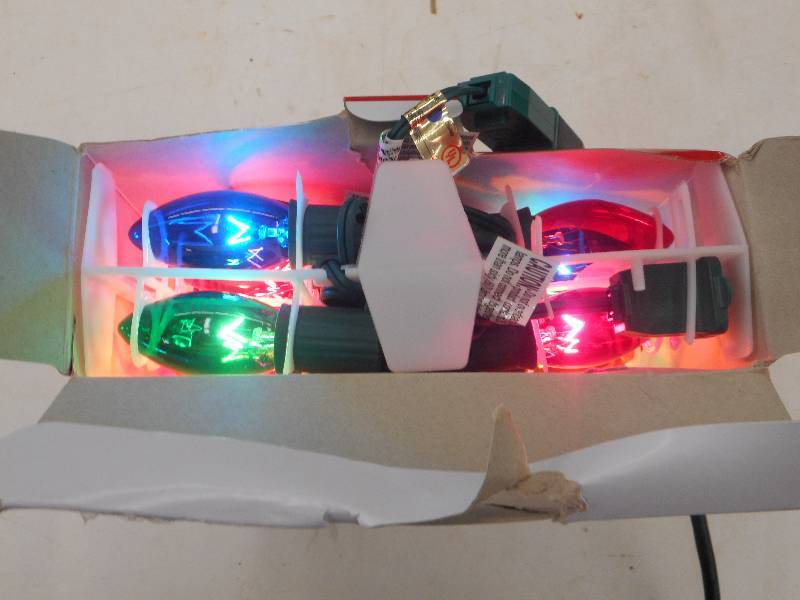 lot 17 image: HOME ACCENTS HOLIDAY 25 C9 LIGHTS.