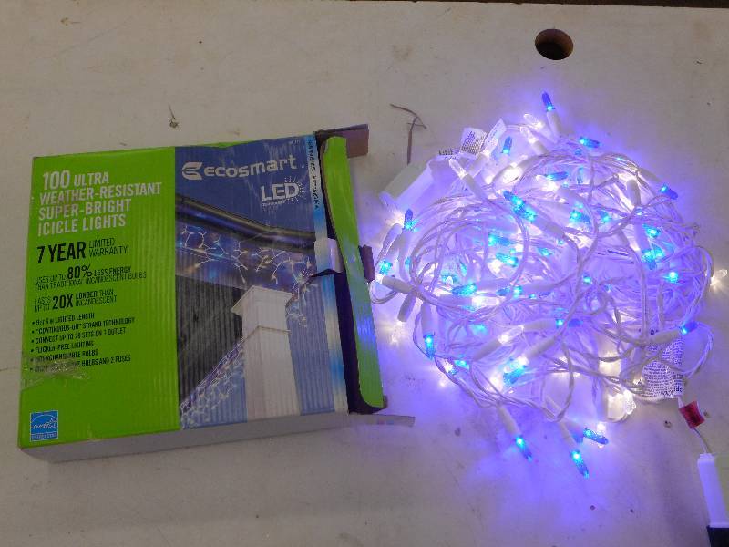 lot 19 image: ECOSMART LED TECHNOLOGY 100  SUPER BRIGHT ICICLE LIGHTS