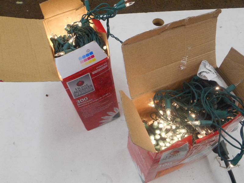 lot 31 image: 2 BOXES OF CHRISTMAS LIGHTS