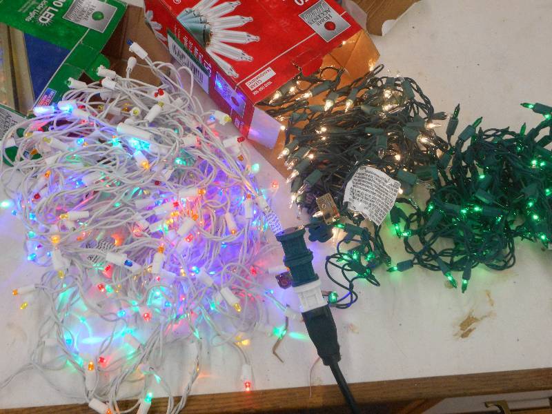 lot 34 image: 3 BOXES OF CHRISTMAS LIGHTS