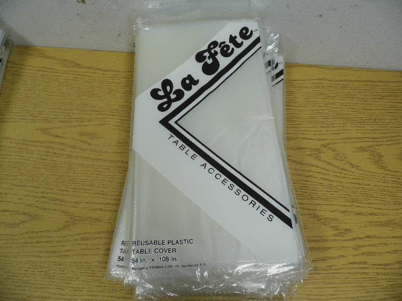 9 Reusable Plastic Table Covers