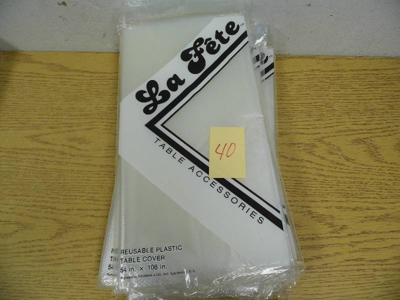 10 Reusable Plastic Table Covers