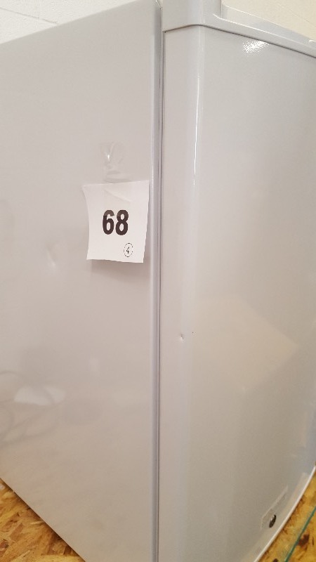 lot 68 image: SPT 3.0 cu. ft. Upright Freezer - White