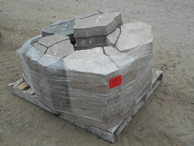 (1) Pallet Of 3 Thick Landscape Bl...