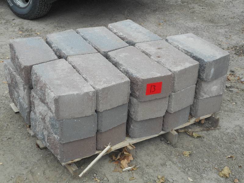(1) Pallet Of 6 Thick Landscape Bl...