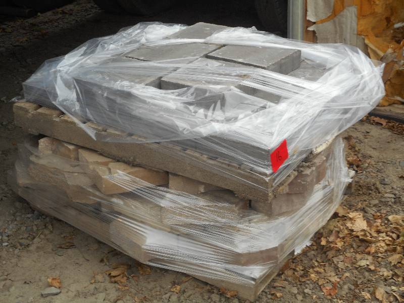 (2) Pallets Of Assorted Landscape B...