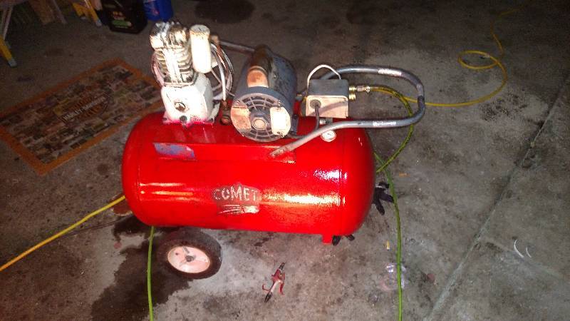 lot 1 image: Comet compressor