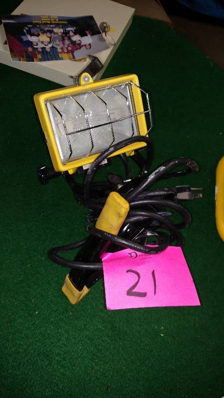 lot 21 image: work light