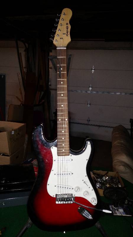 lot 28 image: Electric Guitar