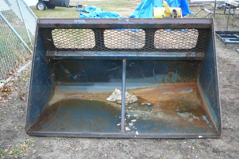 Quick Attach Bid Bucket