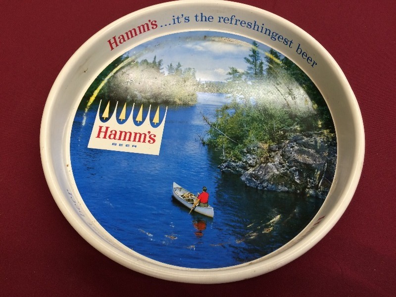 lot 26 image: Vintage Hamms serving tray  measures 13 across