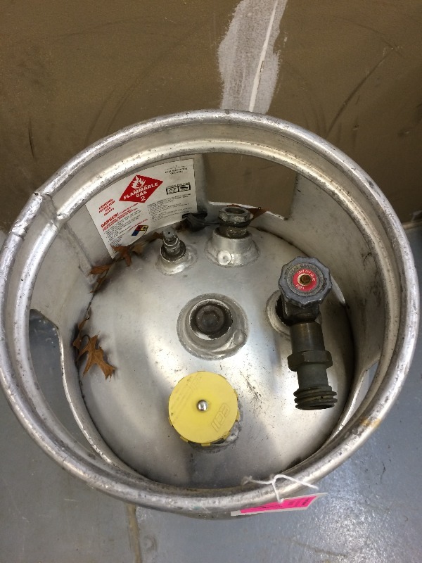 lot 64 image: Aluminum LP Gas Tanks - believed to be 80#