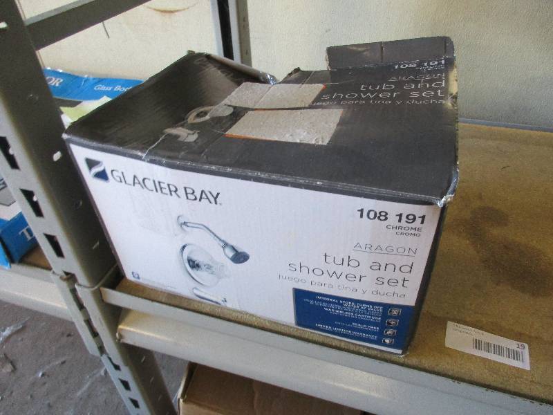 Tub and shower set
