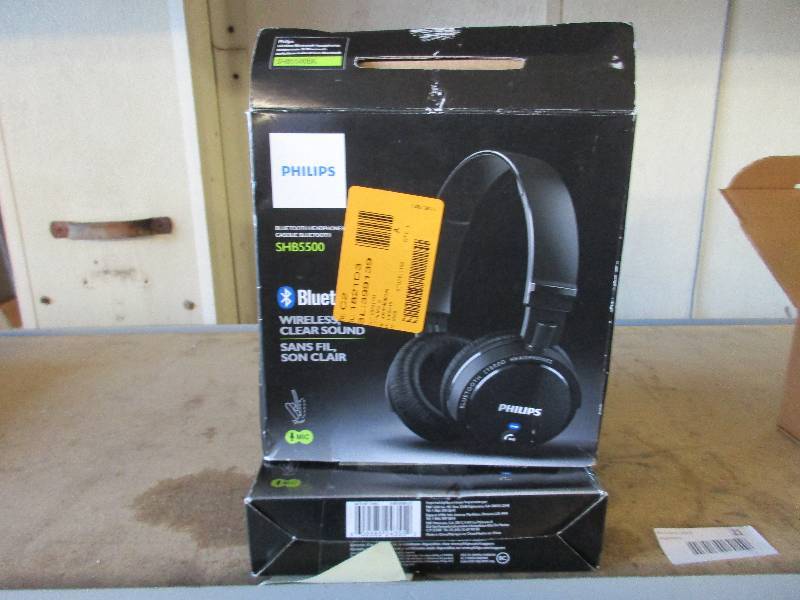 2 wireless earphones