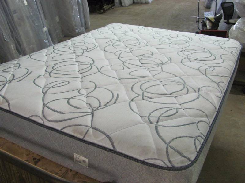 Sealy Tuberose Plush Queen Mattress