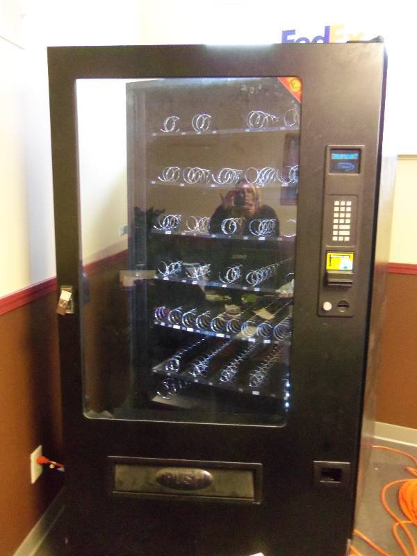 Seaga Vending Machine Model SP540