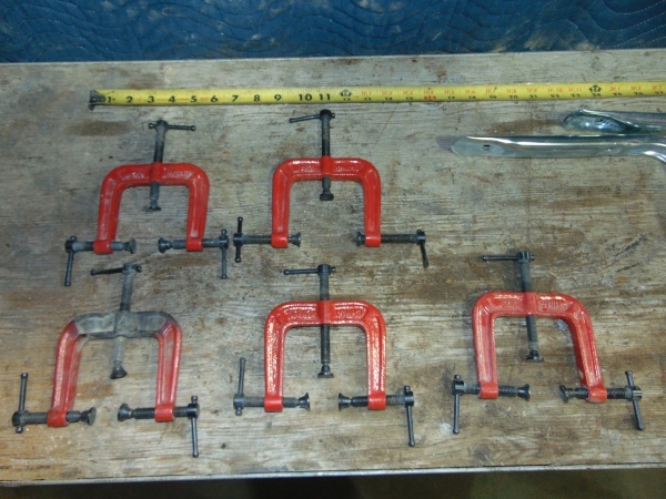 lot 19 image: 2.5 Clamps, Hangers, Plastic Clamp and Air Nozzle