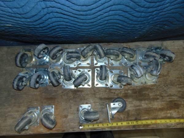lot 44 image: 4 Caster Wheels