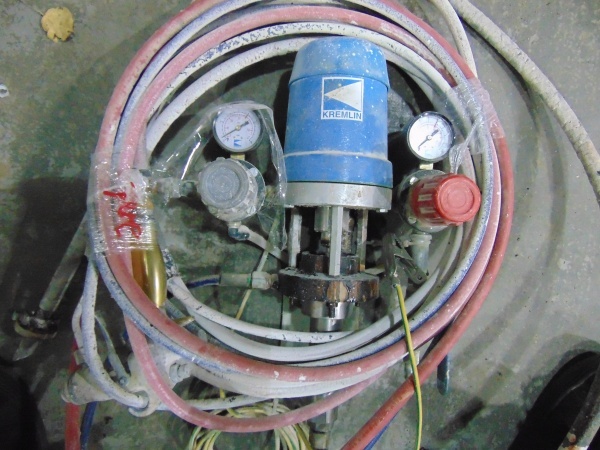 lot 55 image: Kremlin Paint Sprayer