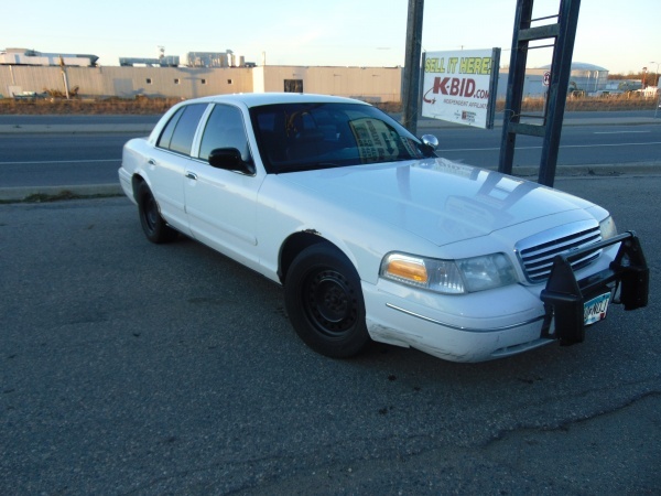lot 1 image: 1998 Ford Crown Victoria P71