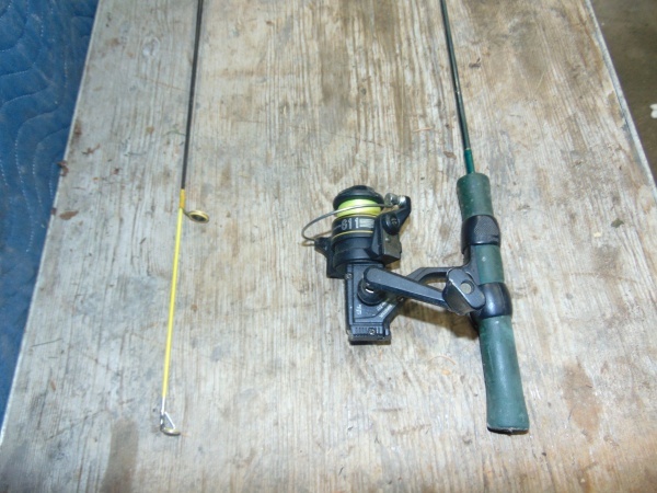 lot 75 image: (2) Ice Fishing Rods with Reels