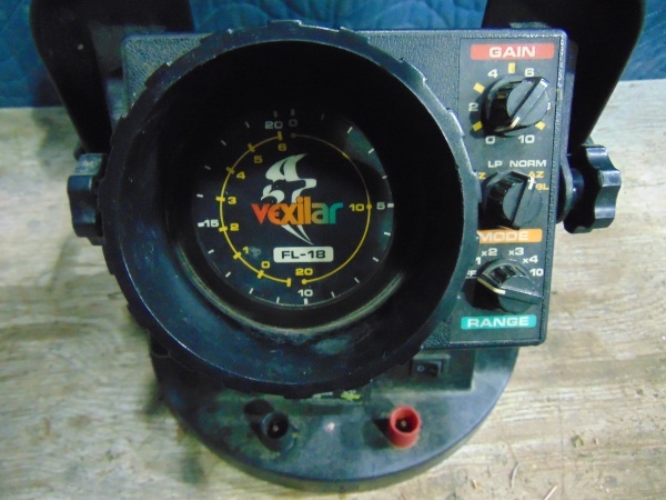 lot 73 image: Vexilar FL-18 Fish Finder with Charger